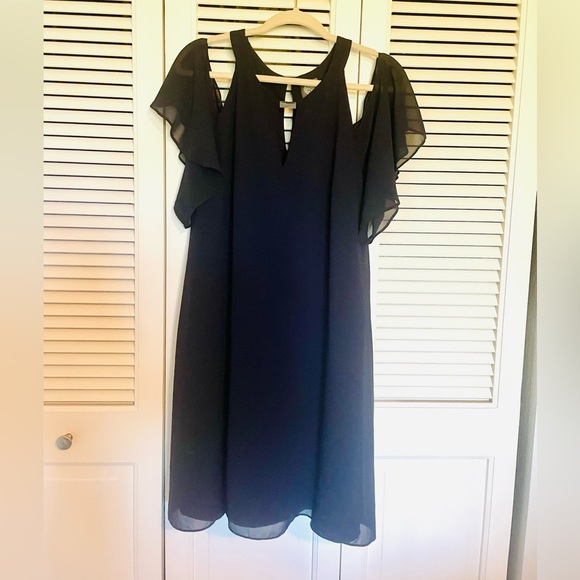Vince Camino cold shoulder Dress - Picture 4 of 6